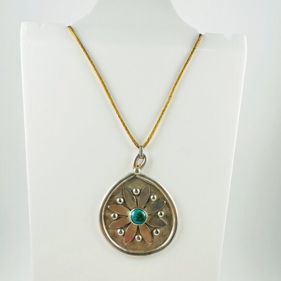 Flower Power Vintage 1970s Handmade Sterling Silver and Turquoise Pendant - Picture 5 of 6